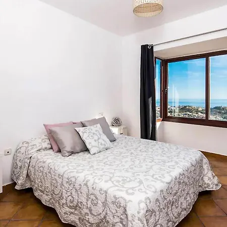 Holiday home Awesome In With House Sea View